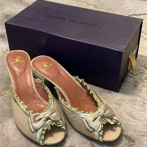 HOUSE OF DEREON Sandal